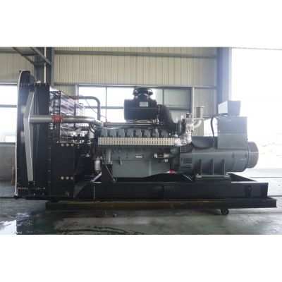 900kw威曼柴油發(fā)電機(jī)組-威曼16缸柴油機(jī)D30A1柴油發(fā)電機(jī)組,缸徑/行程：128/142mm,柴油發(fā)電機(jī)組水冷發(fā)動(dòng)機(jī)功率960KW,柴油發(fā)電機(jī)組配套馬拉松斯坦福發(fā)電機(jī)。廠價(jià)直銷歡迎選購(gòu)：13773399855。