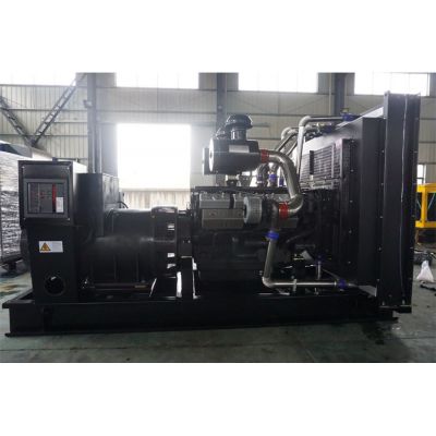 800kw東風研究所柴油發(fā)電機組-東風研究所12缸柴油機SY296TAD83柴油發(fā)電機組,缸徑/行程：138/165mm,柴油發(fā)電機組水冷發(fā)動機功率830KW,柴油發(fā)電機組配套馬拉松斯坦福發(fā)電機。廠價直銷歡迎選購：13773399855。
