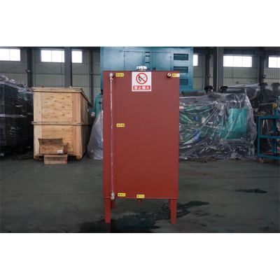 廠價直銷200L柴油發(fā)電機組專用油箱,發(fā)電機組油箱具有透明油標(biāo)、進油口有閥關(guān)門控制、200升油箱回油在油泵油箱上部，柴油排污口在油箱的低部。