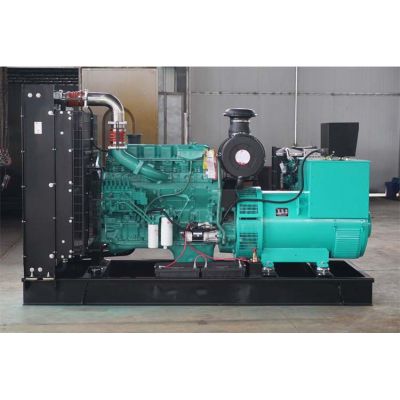 300kw東風(fēng)康明斯柴油發(fā)電機(jī)組-東風(fēng)康明斯6缸柴油機(jī)6ZTAA13-G3柴油發(fā)電機(jī)組,缸徑/行程：130/163mm,柴油發(fā)電機(jī)組水冷發(fā)動(dòng)機(jī)功率340KW,柴油發(fā)電機(jī)組配套馬拉松斯坦福發(fā)電機(jī)。廠價(jià)直銷歡迎選購(gòu)：13773399855。
