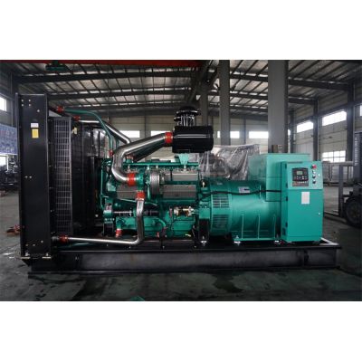 500kw乾能柴油發(fā)電機(jī)組-乾能12缸柴油機(jī)QN27G755D2柴油發(fā)電機(jī)組,缸徑/行程：135/155mm,柴油發(fā)電機(jī)組水冷發(fā)動機(jī)功率550KW,柴油發(fā)電機(jī)組配套馬拉松斯坦福發(fā)電機(jī)。廠價直銷歡迎選購：13773399855。