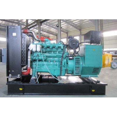 120kw玉柴柴油發(fā)電機(jī)組-玉柴6缸柴油機(jī)YC6B205L-D20柴油發(fā)電機(jī)組,缸徑/行程：108/125mm,柴油發(fā)電機(jī)組水冷發(fā)動(dòng)機(jī)功率152KW,柴油發(fā)電機(jī)組配套馬拉松斯坦福發(fā)電機(jī)。廠價(jià)直銷歡迎選購(gòu)：13773399855。