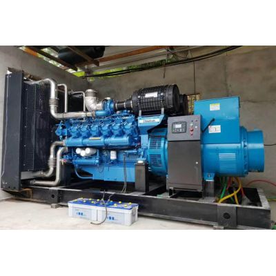550kw博杜安柴油發(fā)電機(jī)組-博杜安6缸柴油機(jī)6M33D605E200柴油發(fā)電機(jī)組,缸徑/行程：150/185mm,柴油發(fā)電機(jī)組水冷發(fā)動(dòng)機(jī)功率605KW,柴油發(fā)電機(jī)組配套馬拉松斯坦福發(fā)電機(jī)。廠價(jià)直銷歡迎選購：13773399855。