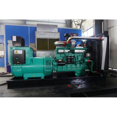 450kw乾能柴油發(fā)電機(jī)組-乾能6缸柴油機(jī)QN15H560柴油發(fā)電機(jī)組,缸徑/行程：135/150mm,柴油發(fā)電機(jī)組水冷發(fā)動機(jī)功率475KW,柴油發(fā)電機(jī)組配套馬拉松斯坦福發(fā)電機(jī)。廠價直銷歡迎選購：13773399855。