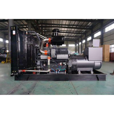 500kw申動柴油發(fā)電機(jī)組-申動12缸柴油機(jī)SD25G690D2柴油發(fā)電機(jī)組,缸徑/行程：135/150mm,柴油發(fā)電機(jī)組水冷發(fā)動機(jī)功率505KW,柴油發(fā)電機(jī)組配套馬拉松斯坦福發(fā)電機(jī)。廠價直銷歡迎選購：13773399855。