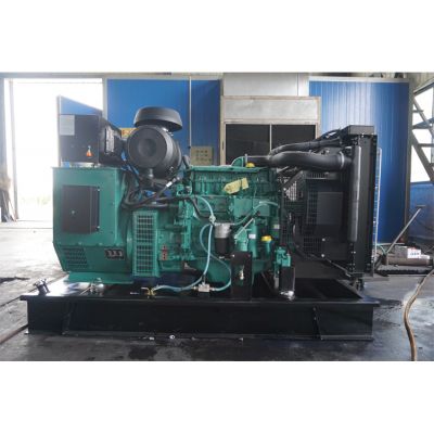 100kw沃爾沃柴油發(fā)電機(jī)組-沃爾沃4缸柴油機(jī)TAD532GE柴油發(fā)電機(jī)組,缸徑/行程：108/130mm,柴油發(fā)電機(jī)組水冷發(fā)動(dòng)機(jī)功率114KW,柴油發(fā)電機(jī)組配套馬拉松斯坦福發(fā)電機(jī)。廠價(jià)直銷歡迎選購(gòu)：13773399855。