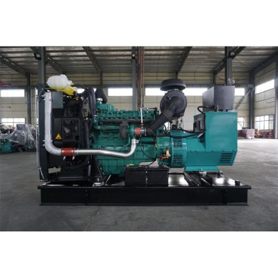 150kw沃爾沃柴油發(fā)電機(jī)組-沃爾沃6缸柴油機(jī)TAD732GE柴油發(fā)電機(jī)組,缸徑/行程：108/130mm,柴油發(fā)電機(jī)組水冷發(fā)動(dòng)機(jī)功率160KW,柴油發(fā)電機(jī)組配套馬拉松斯坦福發(fā)電機(jī)。廠價(jià)直銷歡迎選購(gòu)：13773399855。