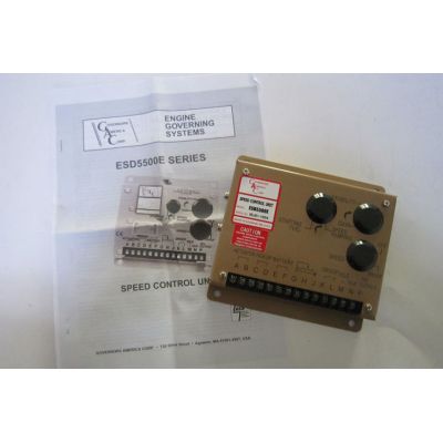 6端子接直流24V（特殊訂貨12V）電源，可利用發(fā)動機的控制電瓶、起動電瓶或采用其它穩(wěn)壓及非穩(wěn)壓電源供電，但要保證系統(tǒng)的峰值功耗和電壓波動范圍的要求。當(dāng)采用起動電瓶供電時，必須設(shè)置充電裝置以保證電瓶電量充足。在發(fā)動機起動時，電瓶短時間的輸出電壓跌落不會影響調(diào)速器正常工作。轉(zhuǎn)速控制器正電源端（6腳）通過電源開關(guān)（或停機開關(guān)）、必要時可加保險絲串連直接接至24V電瓶正極，即直接從電瓶正極取電。轉(zhuǎn)速控制器負電源端（5腳）必須從電瓶負極直接引線。如果電源負極需接地，則電源負極在電瓶負極端接大地，不能從控制器負極（