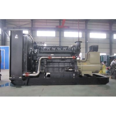 700kw上柴股份柴油發(fā)電機組-上柴股份6缸柴油機SC33W990D2柴油發(fā)電機組,缸徑/行程：180/215mm,柴油發(fā)電機組水冷發(fā)動機功率726KW,柴油發(fā)電機組配套馬拉松斯坦福發(fā)電機。廠價直銷歡迎選購：13773399855。