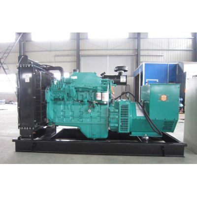 150kw東風(fēng)康明斯柴油發(fā)電機(jī)組-東風(fēng)康明斯6缸柴油機(jī)6CTA8.3-G2柴油發(fā)電機(jī)組,缸徑/行程：114/135mm,柴油發(fā)電機(jī)組水冷發(fā)動(dòng)機(jī)功率163KW,柴油發(fā)電機(jī)組配套馬拉松斯坦福發(fā)電機(jī)。廠價(jià)直銷歡迎選購(gòu)：13773399855。