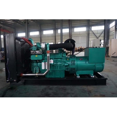400KW玉柴柴油發(fā)電機(jī)組-玉柴6缸柴油機(jī)YC6T660-D31柴油發(fā)電機(jī)組缸徑/行程：145/165mm,柴油發(fā)電機(jī)組水冷發(fā)動(dòng)機(jī)功率485KW,柴油發(fā)電機(jī)組配套馬拉松斯坦福發(fā)電機(jī)。廠價(jià)直銷歡迎選購(gòu)：13773399855。