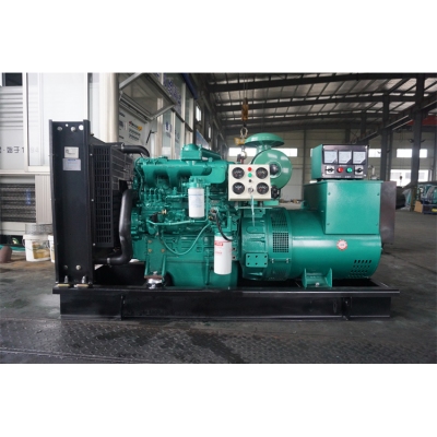 30KW玉柴柴油發(fā)電機(jī)組-玉柴4缸柴油機(jī)YCD4M12D-50,柴油發(fā)電機(jī)組缸徑/行程：100/118mm,柴油發(fā)電機(jī)組水冷發(fā)動(dòng)機(jī)功率39.6KW,柴油發(fā)電機(jī)組配套馬拉松斯坦福發(fā)電機(jī)。廠價(jià)直銷(xiāo)歡迎選購(gòu)：13773399855。