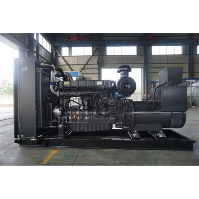 300kw上柴動力柴油發(fā)電機(jī)組-上柴股份6缸柴油機(jī)6ETAA11.8-G32柴油發(fā)電機(jī)組,缸徑/行程：128/153mm,柴油發(fā)電機(jī)組水冷發(fā)動機(jī)功率308KW,柴油發(fā)電機(jī)組配套馬拉松斯坦福發(fā)電機(jī)。廠價直銷歡迎選購：13773399855。
