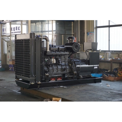 700kw上柴動力柴油發(fā)電機(jī)組-上柴股份6缸柴油機(jī)6KTAA25-G31柴油發(fā)電機(jī)組,缸徑/行程：170/185mm,柴油發(fā)電機(jī)組水冷發(fā)動機(jī)功率800KW,柴油發(fā)電機(jī)組配套馬拉松斯坦福發(fā)電機(jī)。廠價直銷歡迎選購：13773399855。