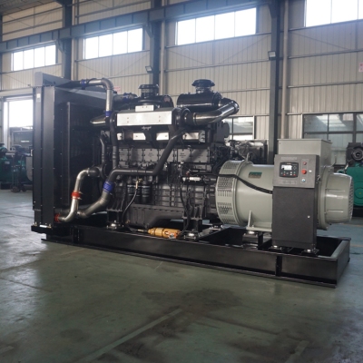 800kw上柴動力柴油發(fā)電機(jī)組-上柴股份6缸柴油機(jī)6WTAA35-G32柴油發(fā)電機(jī)組,缸徑/行程：186/215mm,柴油發(fā)電機(jī)組水冷發(fā)動機(jī)功率900KW,柴油發(fā)電機(jī)組配套馬拉松斯坦福發(fā)電機(jī)。廠價直銷歡迎選購：13773399855。