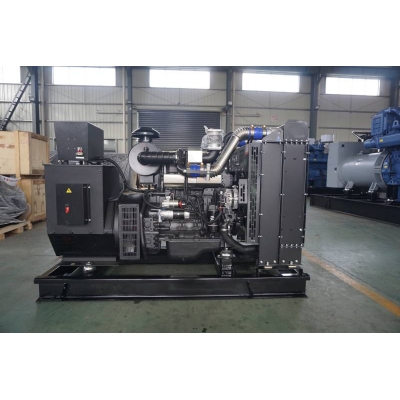 100kw上柴股份柴油發(fā)電機(jī)組-上柴動力5缸柴油機(jī)SC4H140D2柴油發(fā)電機(jī)組,缸徑/行程：105/124mm,柴油發(fā)電機(jī)組水冷發(fā)動機(jī)功率105KW,柴油發(fā)電機(jī)組配套馬拉松斯坦福發(fā)電機(jī)。廠價直銷歡迎選購：13773399855。